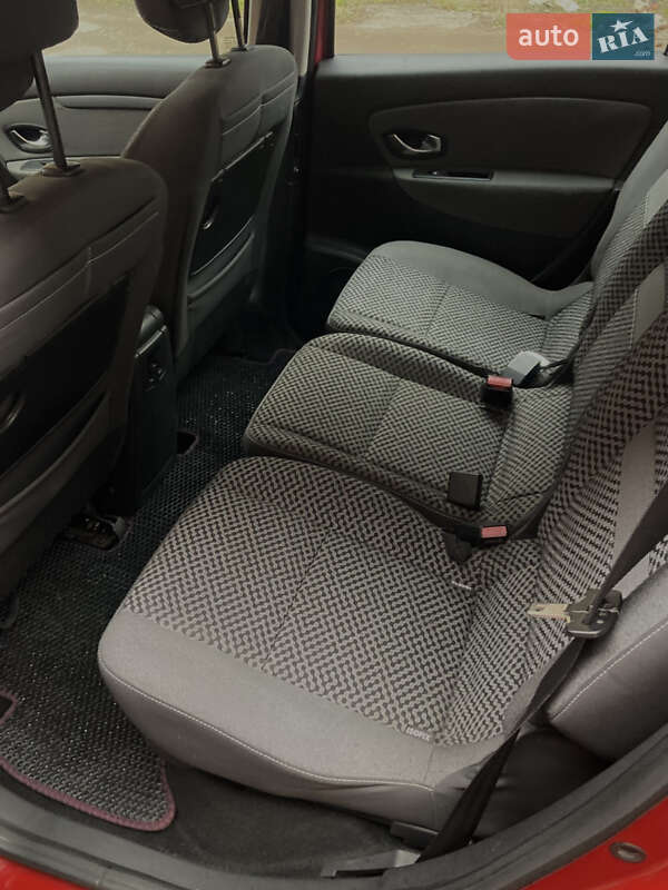 Мінівен Renault Scenic 2011 в Рівному
