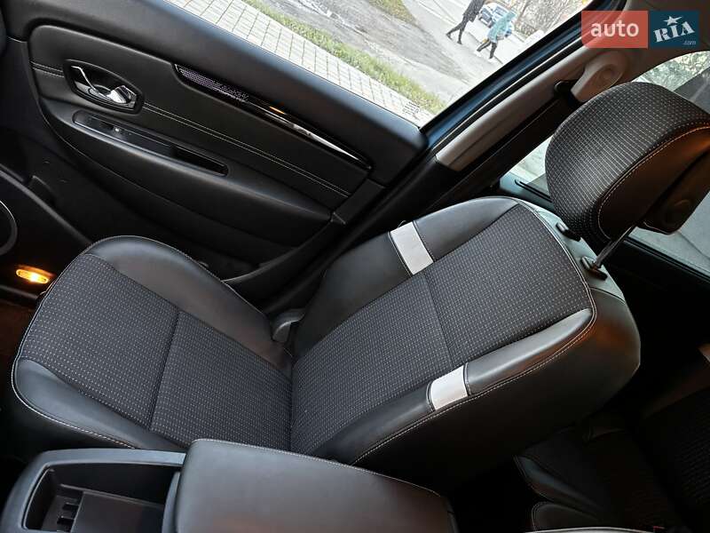 Мінівен Renault Scenic 2012 в Красилові