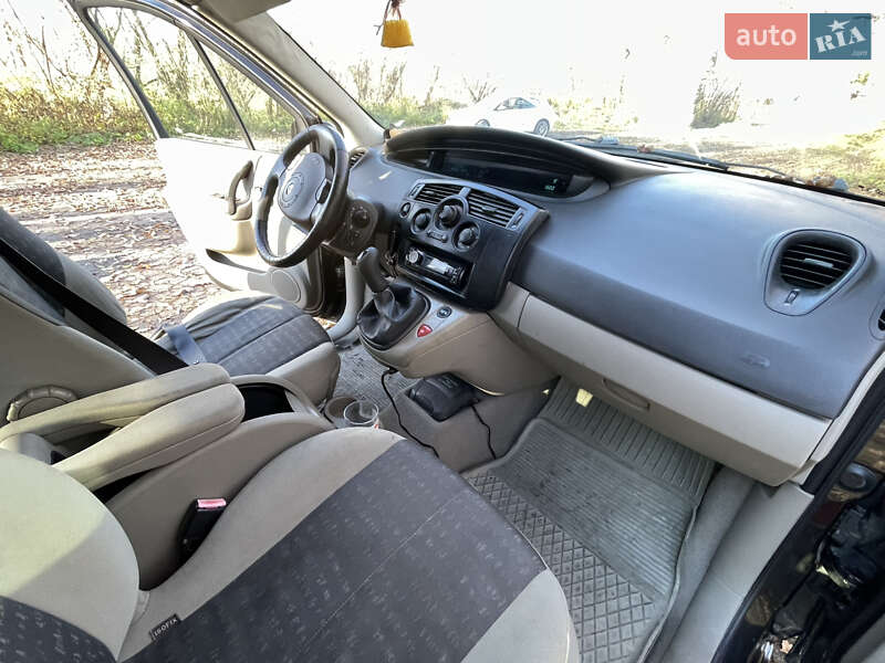 Минивэн Renault Scenic 2004 в Дрогобыче