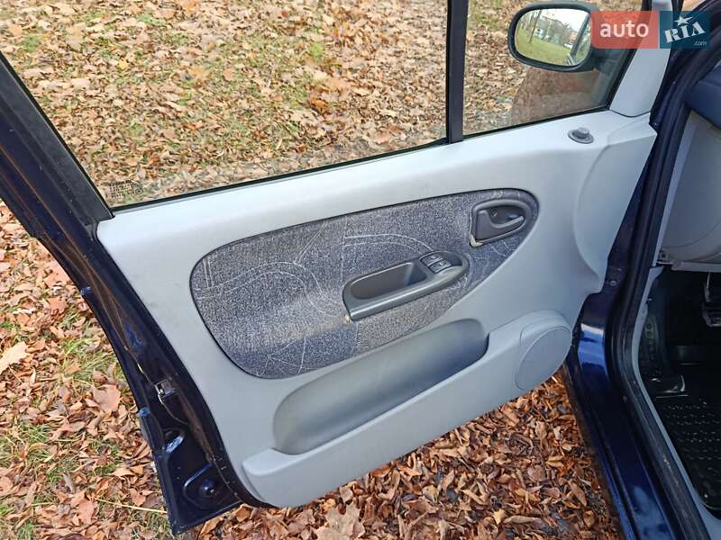 Минивэн Renault Scenic 2000 в Ровно