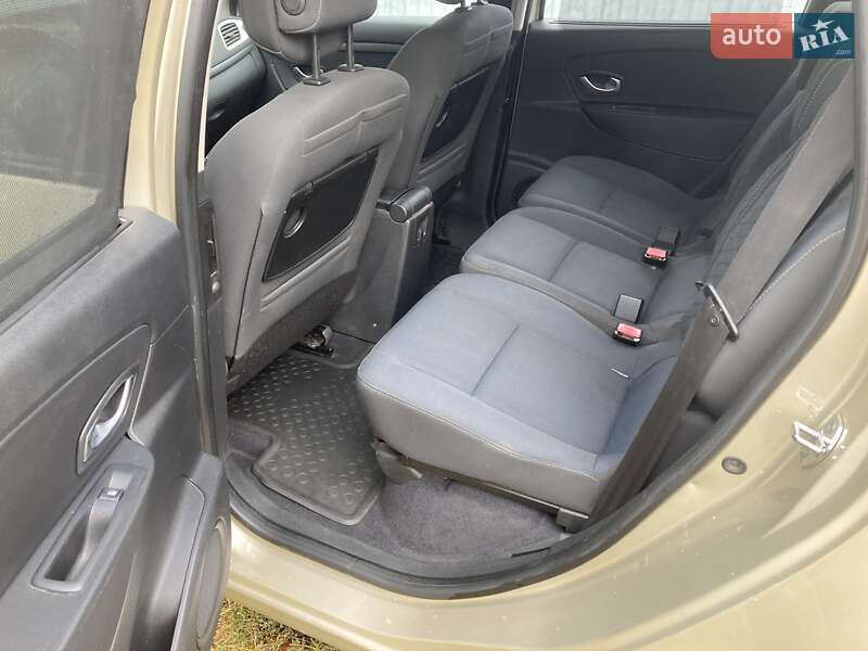 Мінівен Renault Scenic 2009 в Миргороді