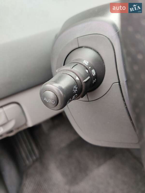 Минивэн Renault Scenic 2006 в Нововолынске фото 25 Минивэн Renault Scenic 2006 в Нововолынске
