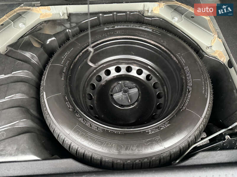 Минивэн Renault Scenic 2015 в Виннице