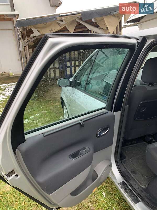 Минивэн Renault Scenic 2006 в Ивано-Франковске фото 4 Минивэн Renault Scenic 2006 в Ивано-Франковске