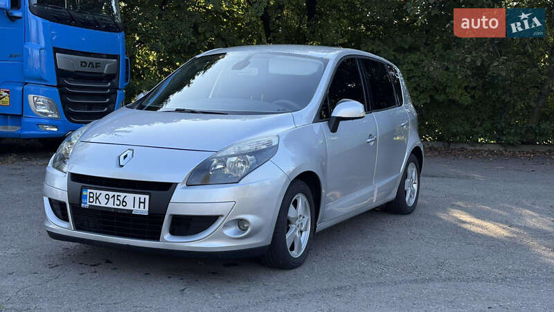 Минивэн Renault Scenic 2009 в Ровно