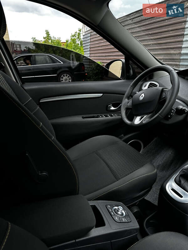 Минивэн Renault Scenic 2009 в Ровно