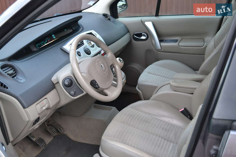 Минивэн Renault Scenic 2005 в Луцке