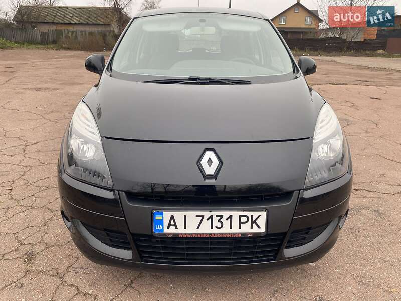 Минивэн Renault Scenic 2011 в Борзне