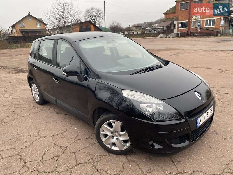 Минивэн Renault Scenic 2011 в Борзне