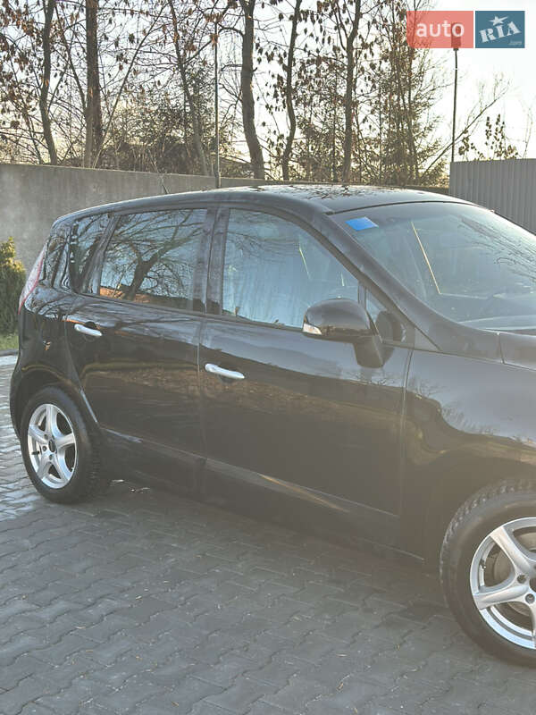 Мінівен Renault Scenic 2011 в Костопілі