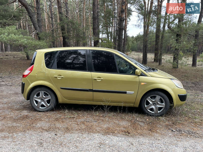 Мінівен Renault Scenic 2005 в Зміїві