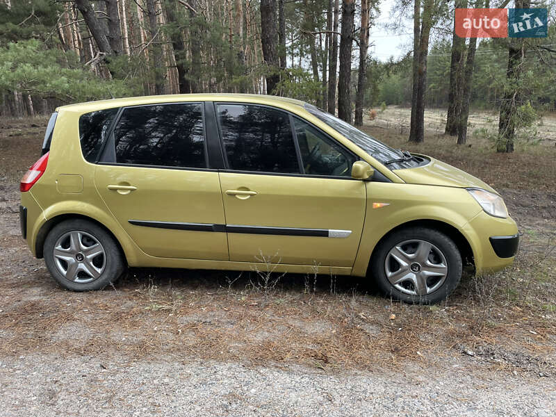 Мінівен Renault Scenic 2005 в Зміїві