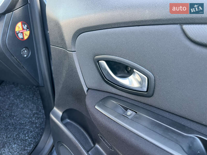 Мінівен Renault Scenic 2009 в Лубнах