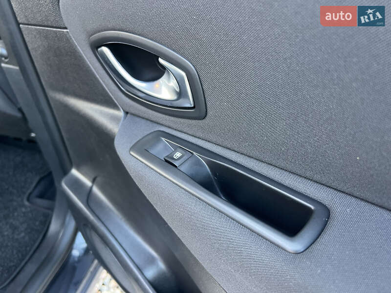 Мінівен Renault Scenic 2009 в Лубнах