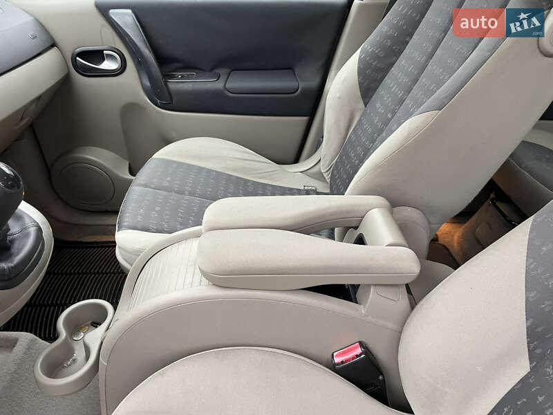 Минивэн Renault Scenic 2003 в Красилове