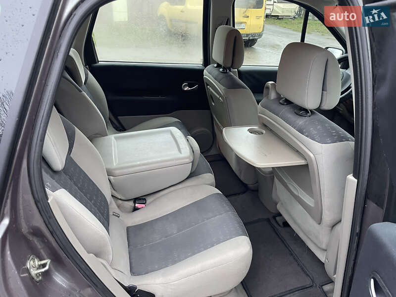 Минивэн Renault Scenic 2003 в Красилове