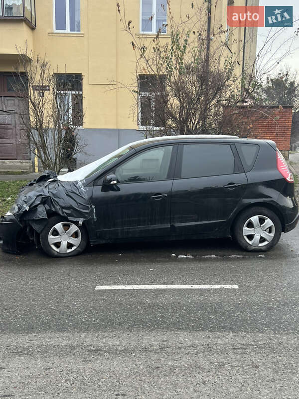Мінівен Renault Scenic 2011 в Львові фото Мінівен Renault Scenic 2011 в Львові