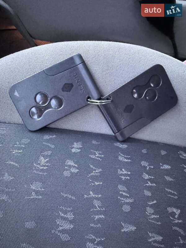 Минивэн Renault Scenic 2005 в Виноградове