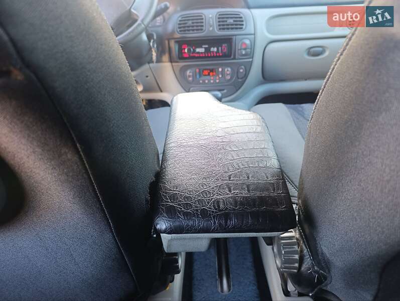 Минивэн Renault Scenic 2000 в Ужгороде