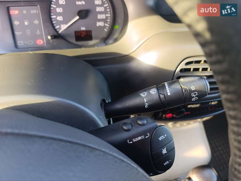 Минивэн Renault Scenic 2000 в Ужгороде