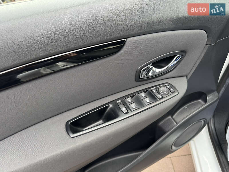 Мінівен Renault Scenic 2012 в Радивиліві