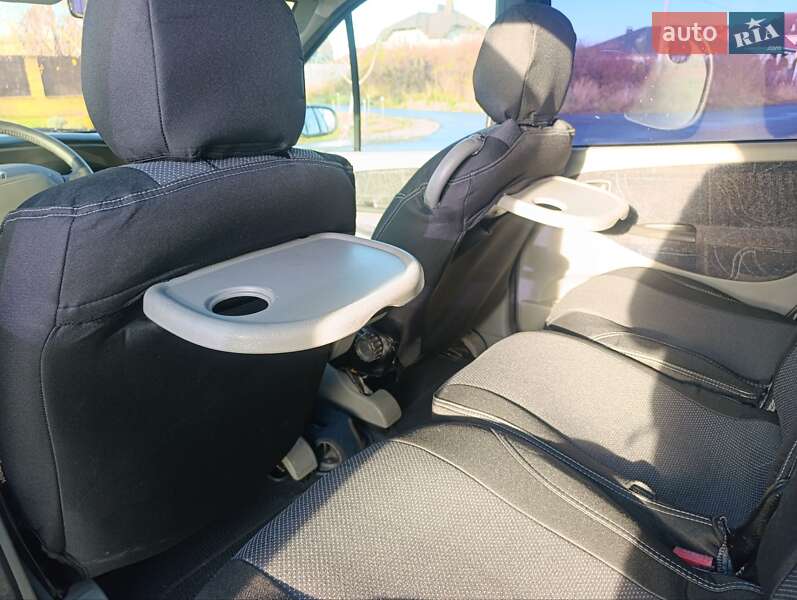 Минивэн Renault Scenic 2000 в Ужгороде