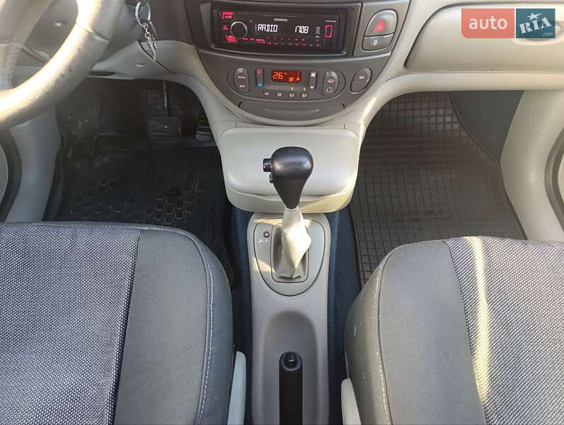 Минивэн Renault Scenic 2000 в Ужгороде