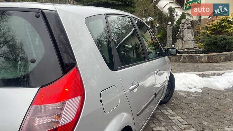 Минивэн Renault Scenic 2005 в Дрогобыче