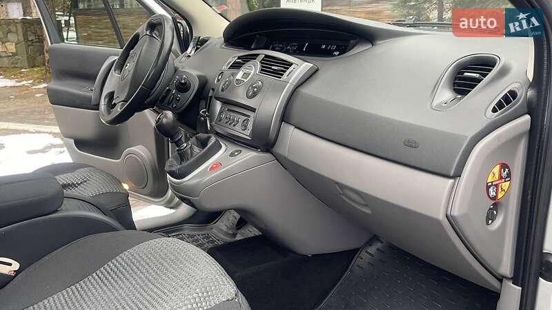 Минивэн Renault Scenic 2005 в Дрогобыче