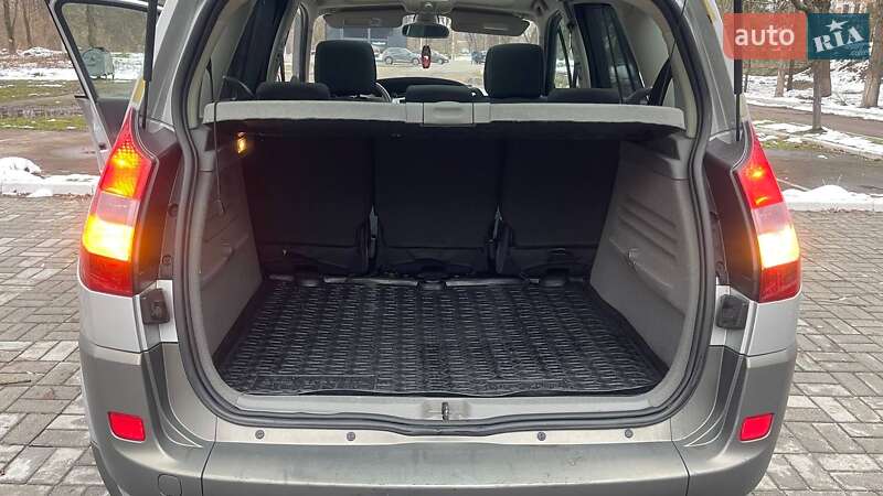 Минивэн Renault Scenic 2005 в Дрогобыче