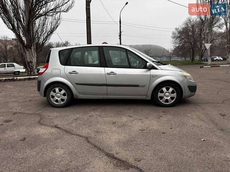 Мінівен Renault Scenic 2005 в Запоріжжі