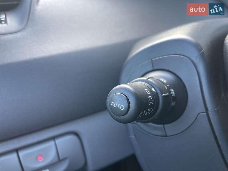 Мінівен Renault Scenic 2008 в Сумах фото 13 Мінівен Renault Scenic 2008 в Сумах