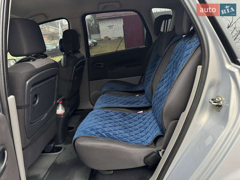 Мінівен Renault Scenic 2003 в Володимирі