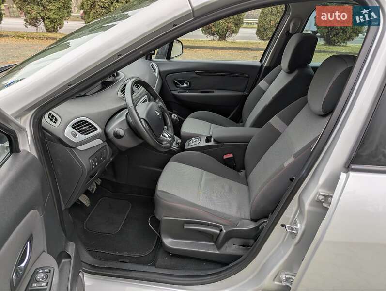 Минивэн Renault Scenic 2014 в Дубно