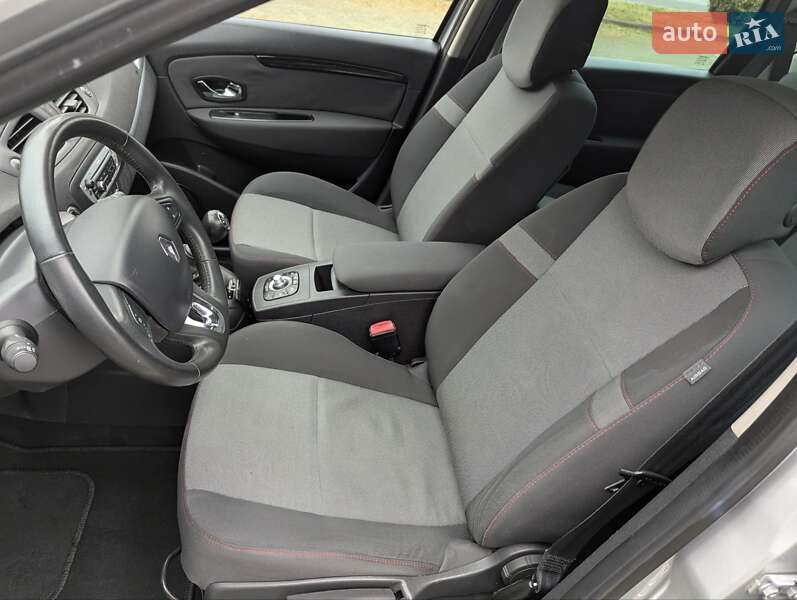 Минивэн Renault Scenic 2014 в Дубно