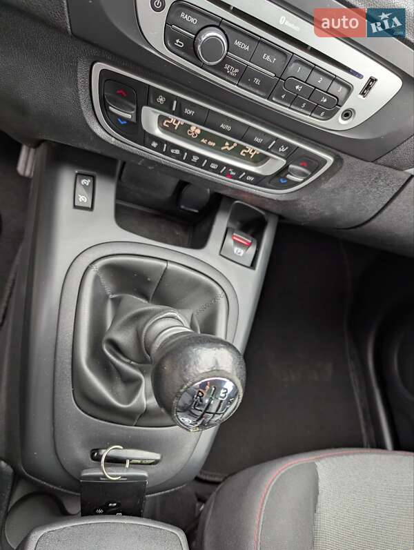 Минивэн Renault Scenic 2014 в Дубно