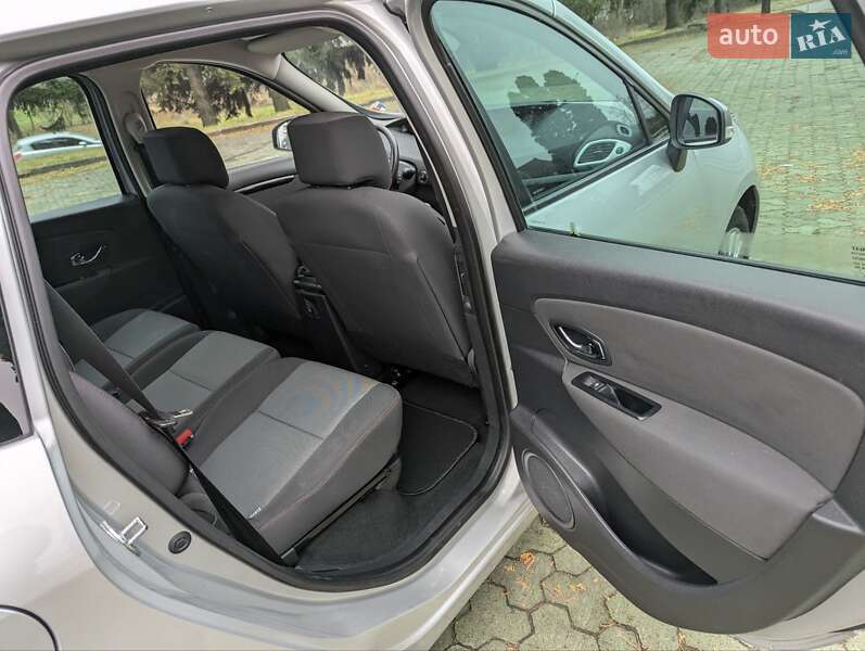 Минивэн Renault Scenic 2014 в Дубно