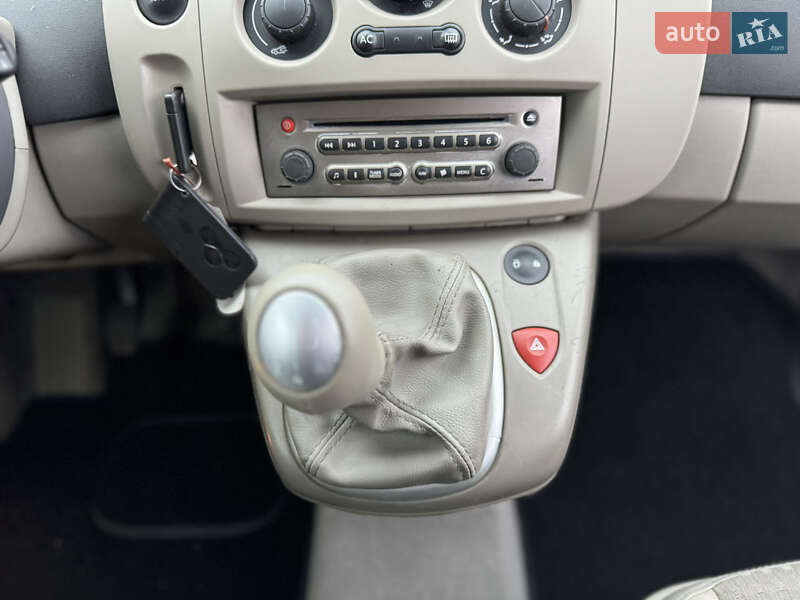 Мінівен Renault Scenic 2004 в Києві