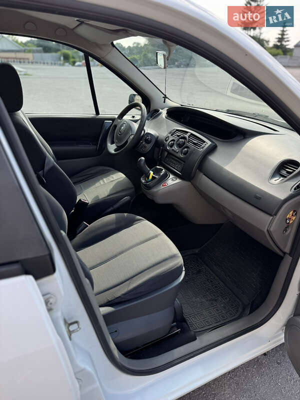 Мінівен Renault Scenic 2006 в Чернігові