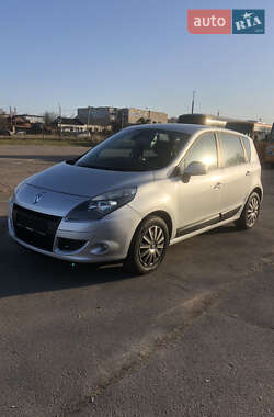 Минивэн Renault Scenic 2010 в Луцке