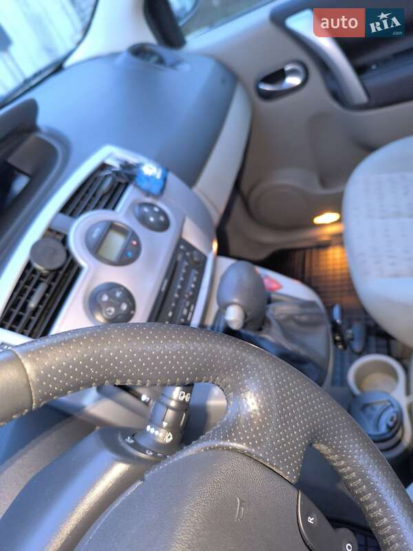 Мінівен Renault Scenic 2006 в Луцьку