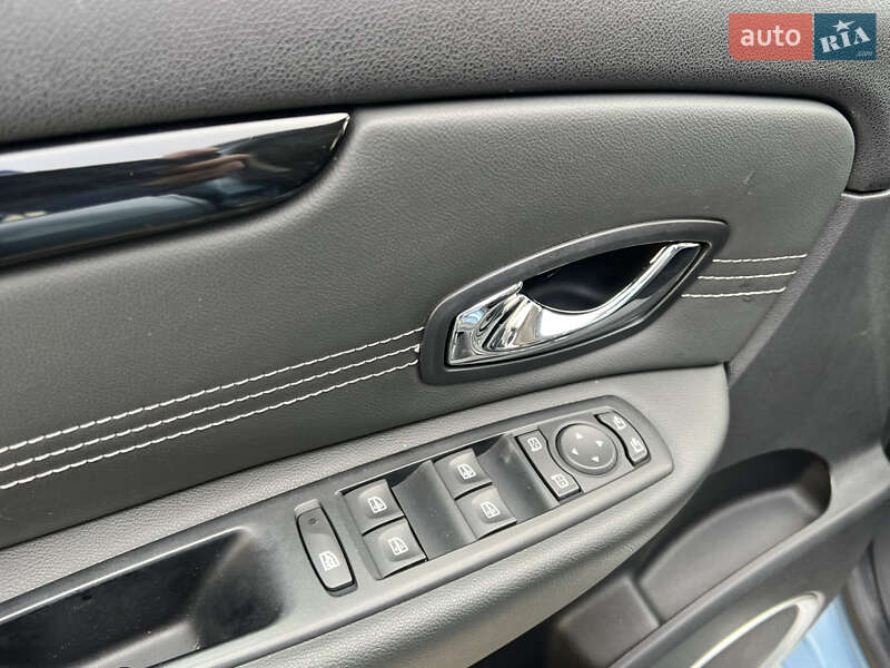 Минивэн Renault Scenic 2011 в Луцке