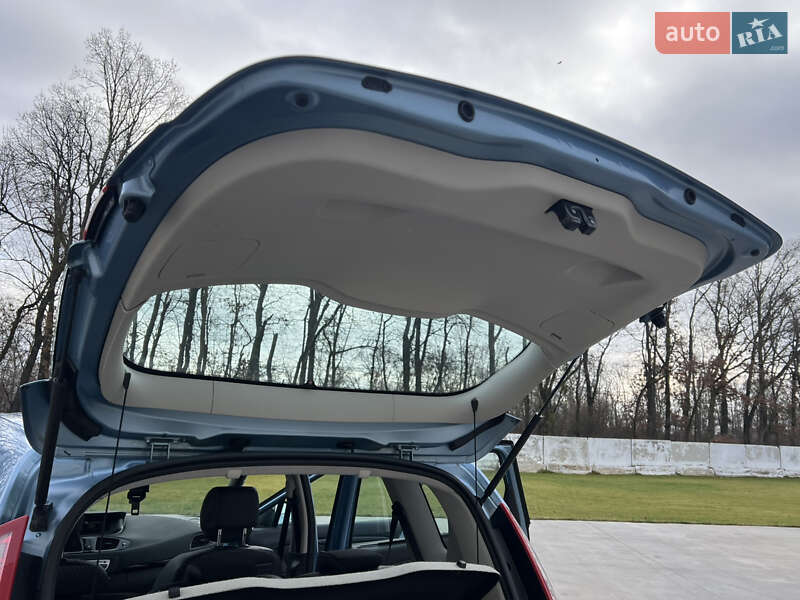 Минивэн Renault Scenic 2011 в Луцке