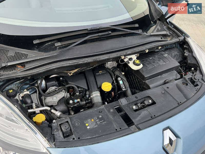 Минивэн Renault Scenic 2011 в Луцке