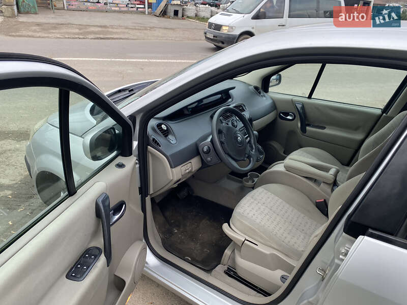Минивэн Renault Scenic 2005 в Ровно