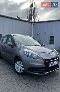 Минивэн Renault Scenic 2012 в Демидовке
