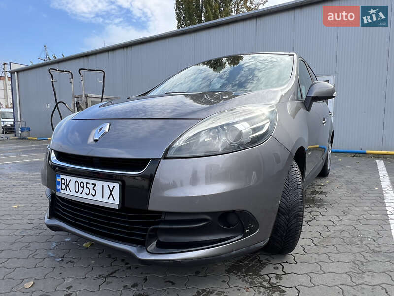 Минивэн Renault Scenic 2012 в Демидовке