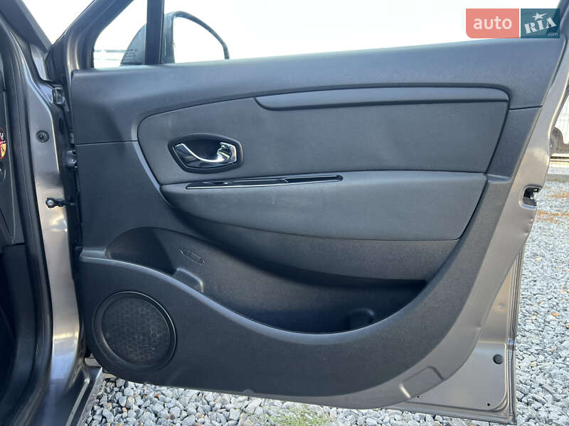 Минивэн Renault Scenic 2012 в Демидовке