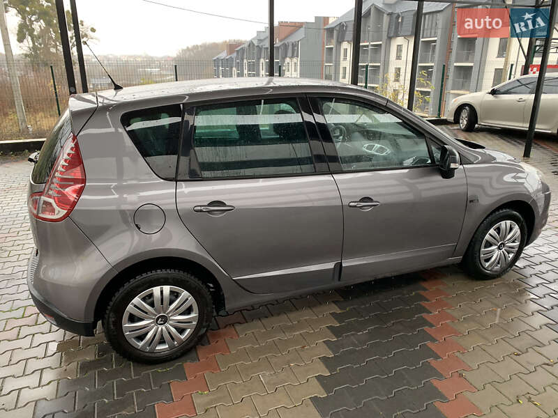 Минивэн Renault Scenic 2009 в Виннице