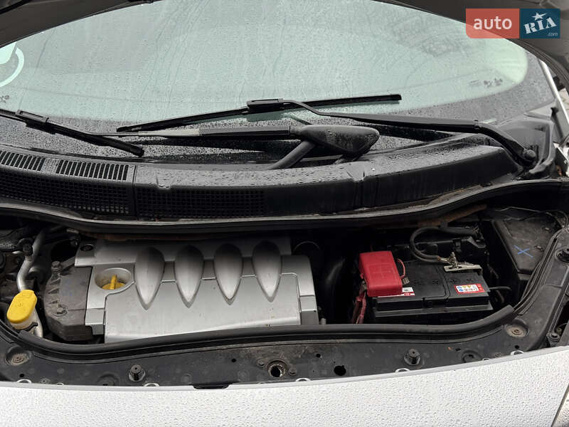 Минивэн Renault Scenic 2005 в Дрогобыче